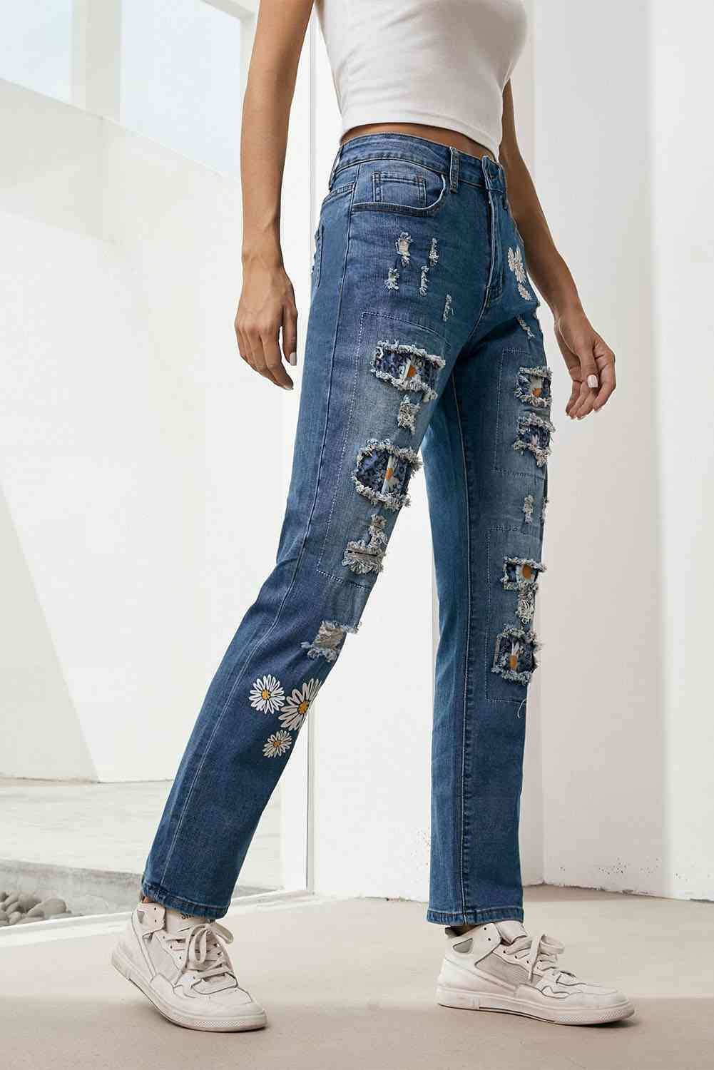 Baeful Printed Patch Distressed Boyfriend Jeans