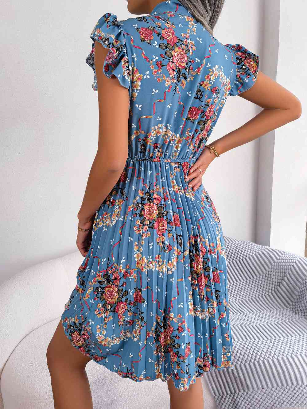 Pleated Floral Printed Tie Neck Knee Length Dress