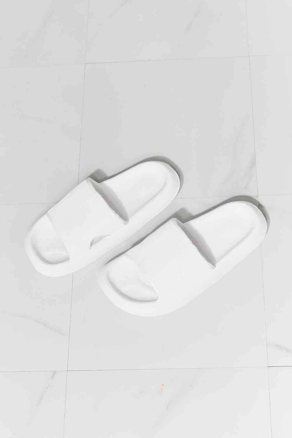 MMShoes Arms Around Me Open Toe Slide in White